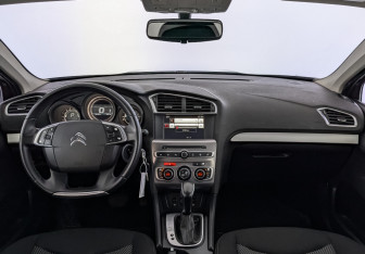 Подержанный автомобиль Citroen C4 Sedan 2017 года (14 фото)
