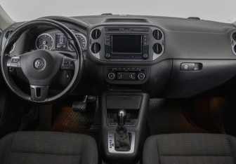 Подержанный автомобиль Volkswagen Tiguan 2013 года (13 фото)