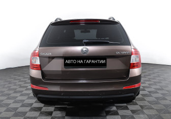 Подержанный автомобиль Skoda Octavia Wagon 2014 года (6 фото)