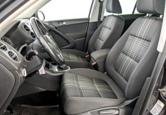 Подержанный автомобиль Volkswagen Tiguan 2015 года (20 фото)