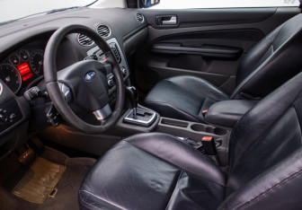 Подержанный автомобиль Ford Focus Hatchback 2007 года (10 фото)