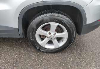Подержанный автомобиль Volkswagen Tiguan 2010 года (12 фото)