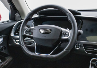 Подержанный автомобиль Geely Tugella 2022 года (15 фото)
