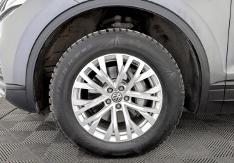 Подержанный автомобиль Volkswagen Touareg 2019 года (18 фото)