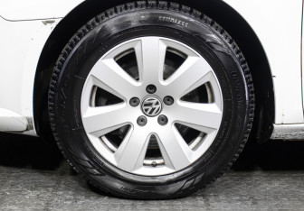 Подержанный автомобиль Volkswagen Passat CC 2011 года (25 фото)