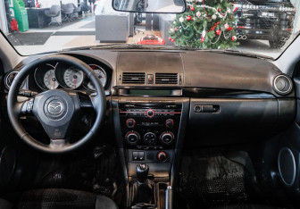 Подержанный автомобиль Mazda 3 Sedan 2008 года (9 фото)