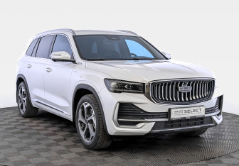 Подержанный автомобиль Geely Monjaro 2024 года (3 фото)