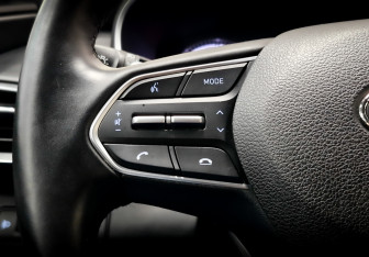 Подержанный автомобиль Hyundai Santa Fe 2021 года (25 фото)