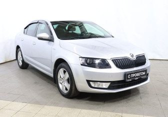 Подержанный автомобиль Skoda Octavia Liftback 2016 года (3 фото)