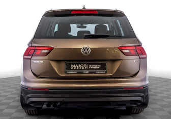 Подержанный автомобиль Volkswagen Tiguan 2017 года (6 фото)
