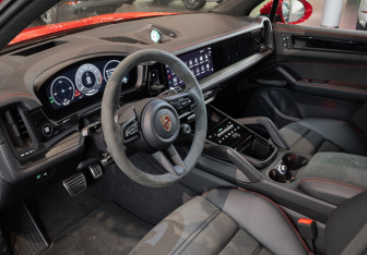 Новый Porsche Cayenne 2024 (2 фото)