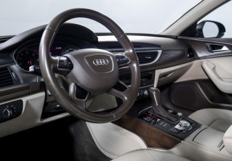 Подержанный автомобиль Audi A6 Sedan 2015 года (14 фото)