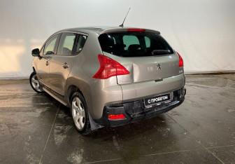 Подержанный автомобиль Peugeot 3008 2010 года (6 фото)