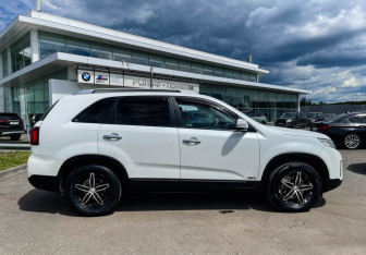 Подержанный автомобиль Kia Sorento 2014 года (4 фото)