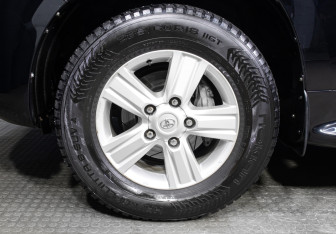 Подержанный автомобиль Toyota Land Cruiser Suv 2013 года (31 фото)