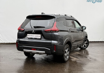 Подержанный автомобиль Mitsubishi Xpander 2022 года (5 фото)
