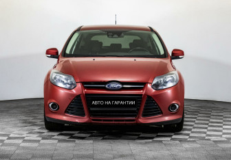 Подержанный автомобиль Ford Focus Hatchback 2014 года (2 фото)