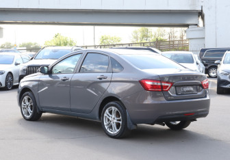 Подержанный автомобиль LADA (ВАЗ) Vesta Sedan 2017 года (7 фото)