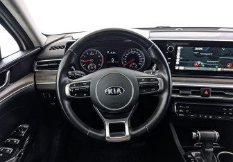 Подержанный автомобиль Kia K5 2021 года (22 фото)