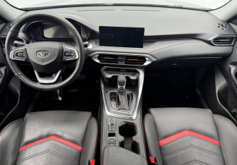 Подержанный автомобиль Kaiyi E5 2023 года (13 фото)