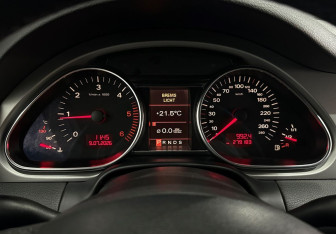 Подержанный автомобиль Audi Q7 2007 года (15 фото)
