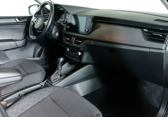 Подержанный автомобиль Skoda Rapid Liftback 2021 года (9 фото)