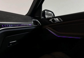 Подержанный автомобиль BMW X5 2025 года (23 фото)