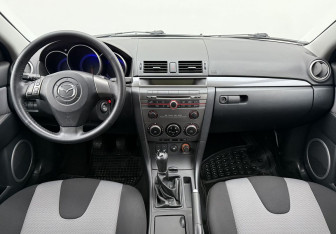 Подержанный автомобиль Mazda 3 Sedan 2007 года (12 фото)