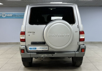 Подержанный автомобиль УАЗ Patriot 2006 года (6 фото)