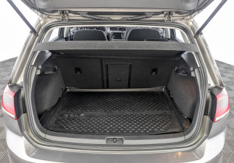 Подержанный автомобиль Volkswagen Golf Hatchback 2013 года (10 фото)