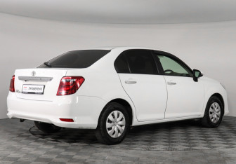 Подержанный автомобиль Toyota Corolla Sedan 2015 года (5 фото)