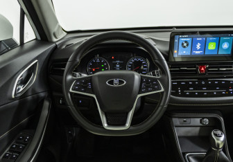 Подержанный автомобиль Москвич 3 2023 года (11 фото)