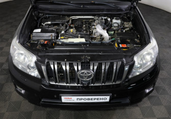 Подержанный автомобиль Toyota Land Cruiser Prado 2009 года (9 фото)