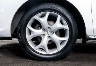 Подержанный автомобиль Mazda CX-7 2011 года (10 фото)