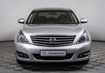 Подержанный автомобиль Nissan Teana 2011 года (2 фото)