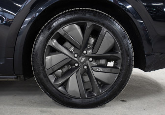 Подержанный автомобиль LiXiang L9 2023 года (31 фото)