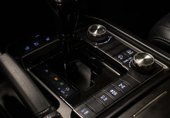 Подержанный автомобиль Toyota Land Cruiser Suv 2018 года (18 фото)