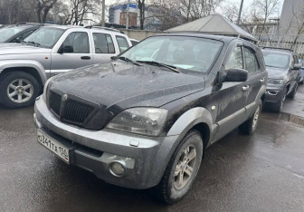 Подержанный автомобиль Kia Sorento 2002 года (7 фото)