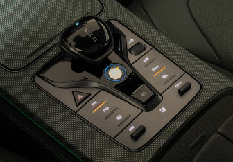Подержанный автомобиль BYD Han 2022 года (19 фото)