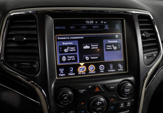 Подержанный автомобиль Jeep Grand Cherokee 2013 года (27 фото)