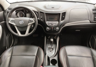 Подержанный автомобиль Changan CS35 2014 года (9 фото)
