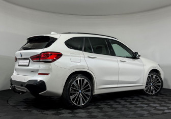 Подержанный автомобиль BMW X1 2021 года (2 фото)
