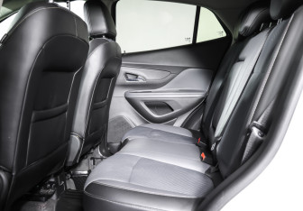 Подержанный автомобиль Opel Mokka 2014 года (12 фото)