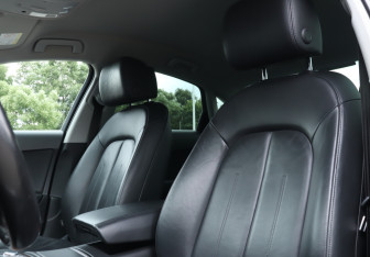 Подержанный автомобиль Audi A6 Sedan 2014 года (14 фото)