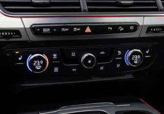 Подержанный автомобиль Audi Q7 2018 года (22 фото)