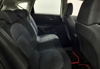 Подержанный автомобиль Nissan Qashqai 2009 года (13 фото)