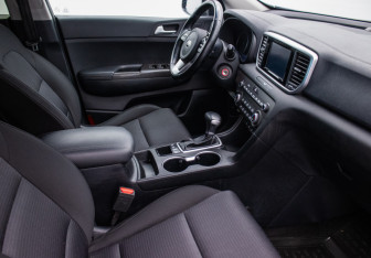 Подержанный автомобиль Kia Sportage 2018 года (9 фото)