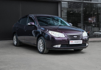 Подержанный автомобиль Hyundai Elantra Sedan 2010 года (3 фото)