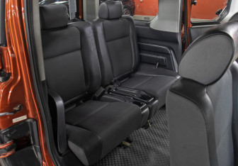 Подержанный автомобиль Honda Element 2004 года (12 фото)