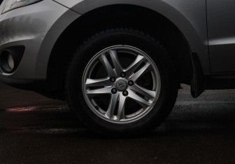 Подержанный автомобиль Hyundai Santa Fe 2010 года (17 фото)
